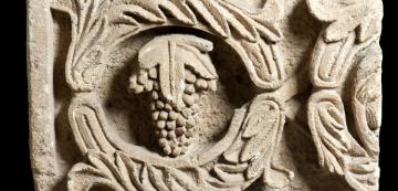 vine scroll frieze fragment from period iii altar platform at khirbet et tannur image credit juan orlandis habsburgo